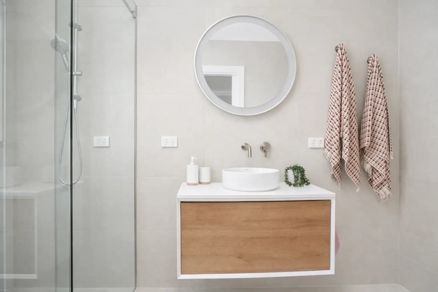 Bathrooms & Ensuites gallery 5